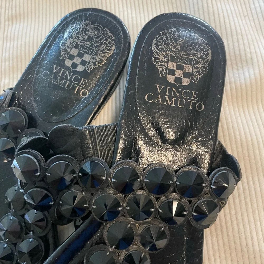 Vince Camuto Women's Black Leather Wedge Sandal Size 8 - Picture 4 of 6
